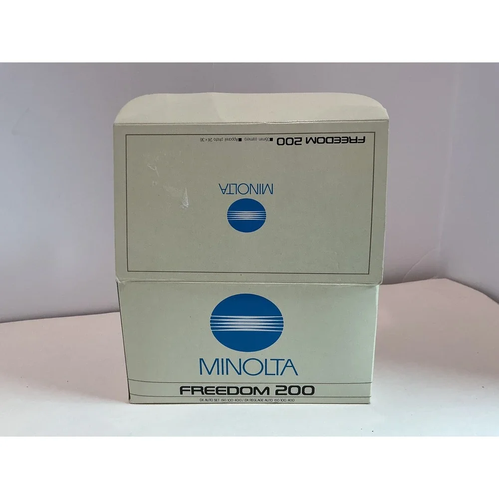 Minolta Freedom 200 35mm Point and Shoot Film Camera AF Built-in Flash with Box